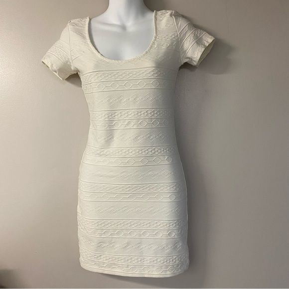Forever 21 Women Ivory Casual Dress Small - Picture 1 of 9